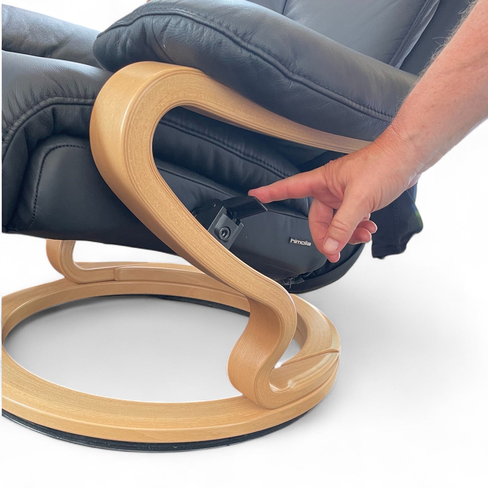 Sessel Himolla 7037 ZeroStress – Leder Black, mit passendem Fußhocker