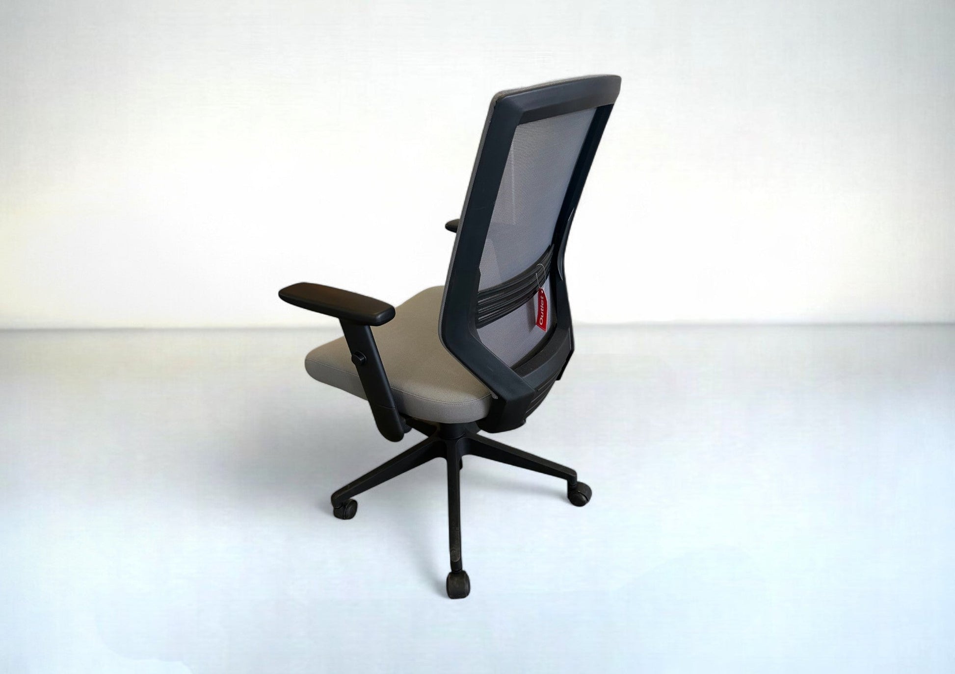 Bürostuhl Dauphin Drehstuhl Grau – Ergonomisch mit Netzbespannung & Flachgewebe