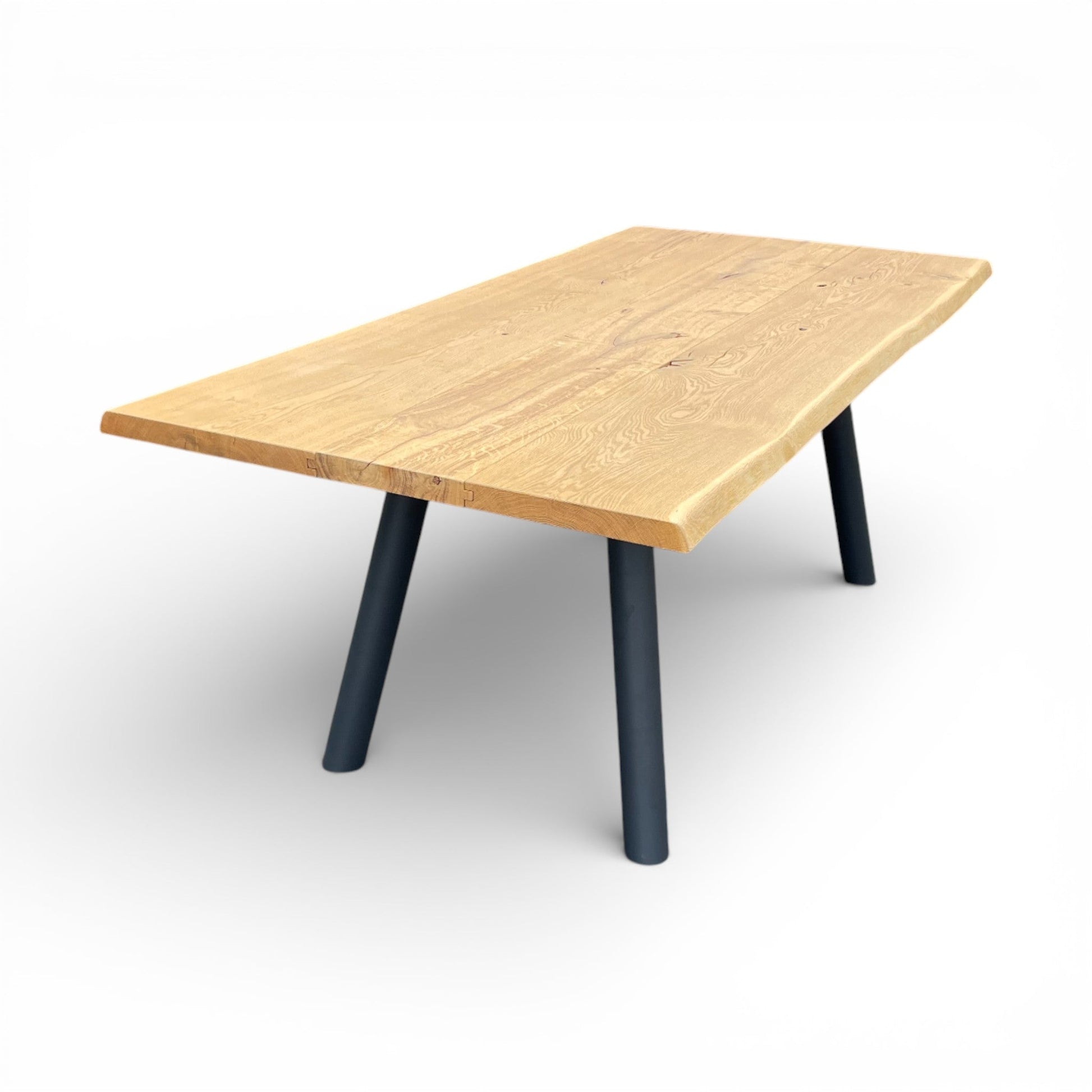 Lavida Wenko Tisch – Wildeiche, Rundrohrgestell (200×100 cm)