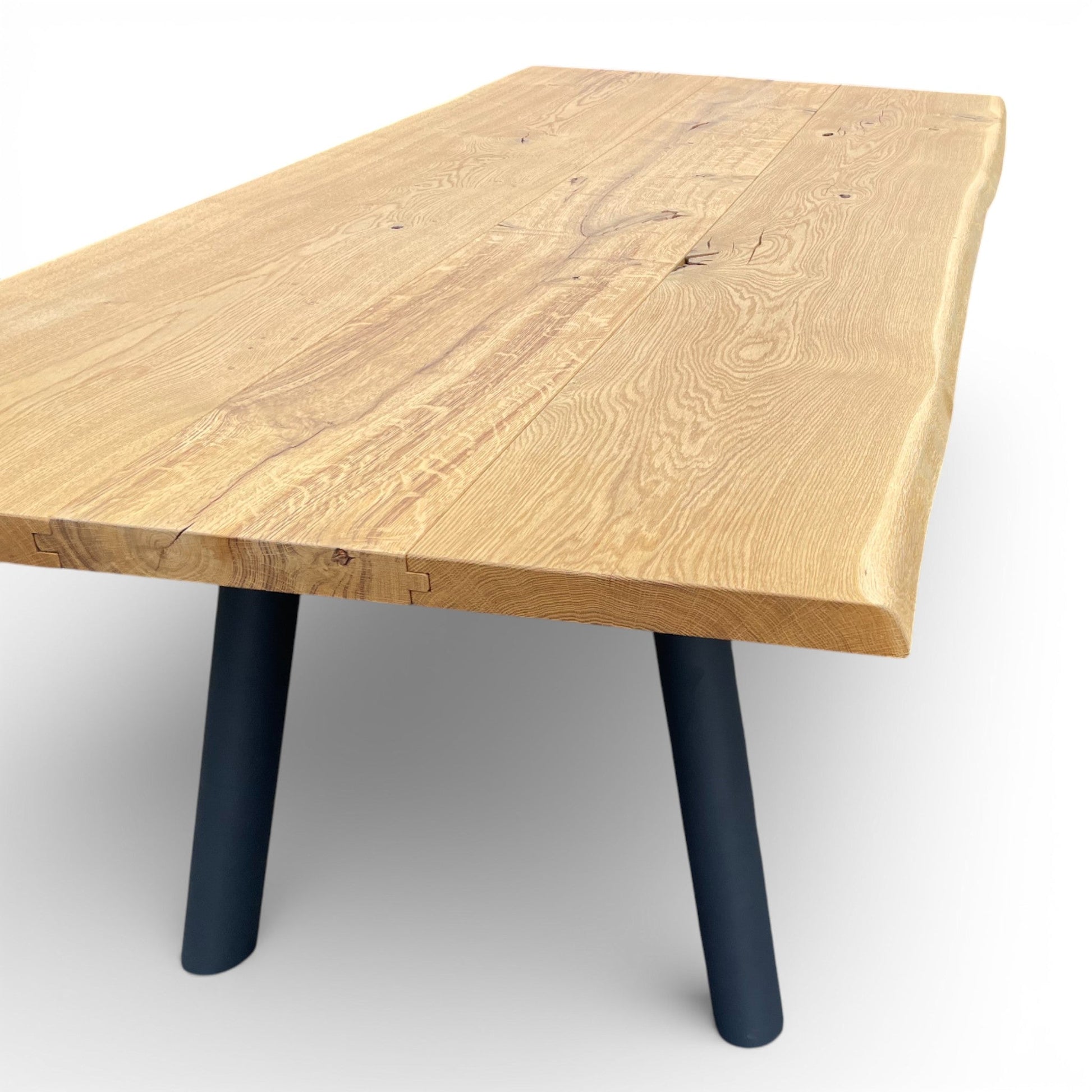 Lavida Wenko Tisch – Wildeiche, Rundrohrgestell (200×100 cm)