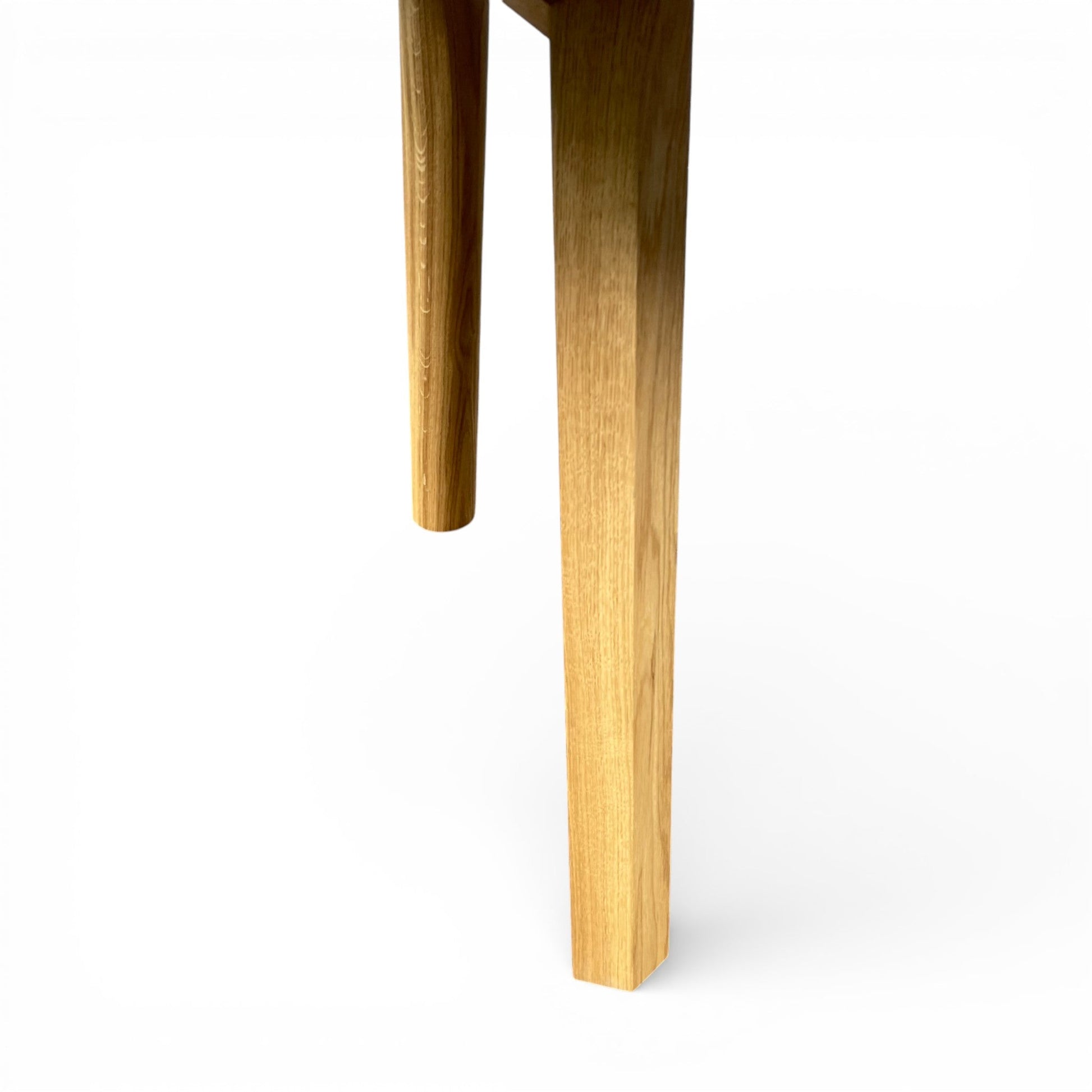 Lavida Anton Tisch – Wildeiche, Holzbeine (220×100 cm)