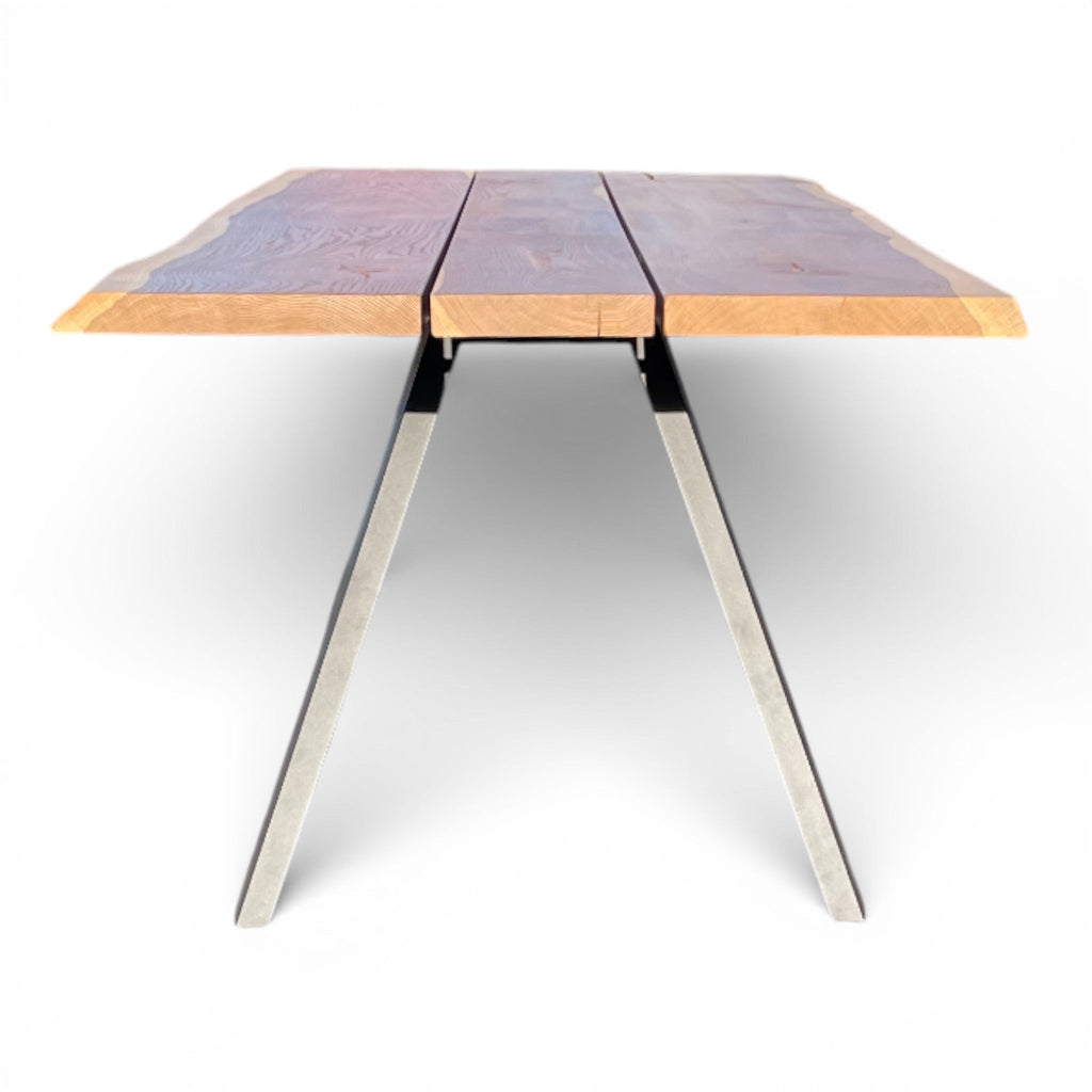 Lavida Niklas Tisch – Wildeiche geräuchert, Baumkante (240×100 cm)