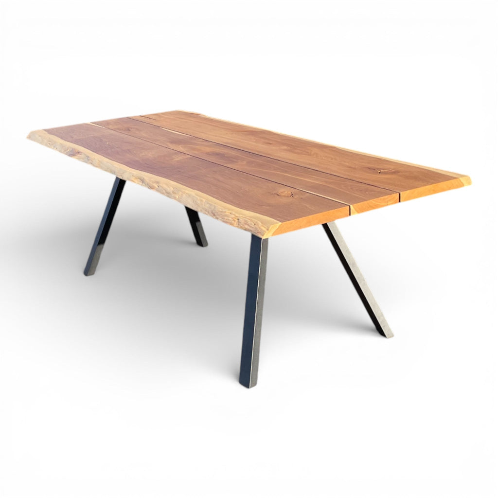 Lavida Niklas Tisch – Wildeiche geräuchert, Baumkante (240×100 cm)