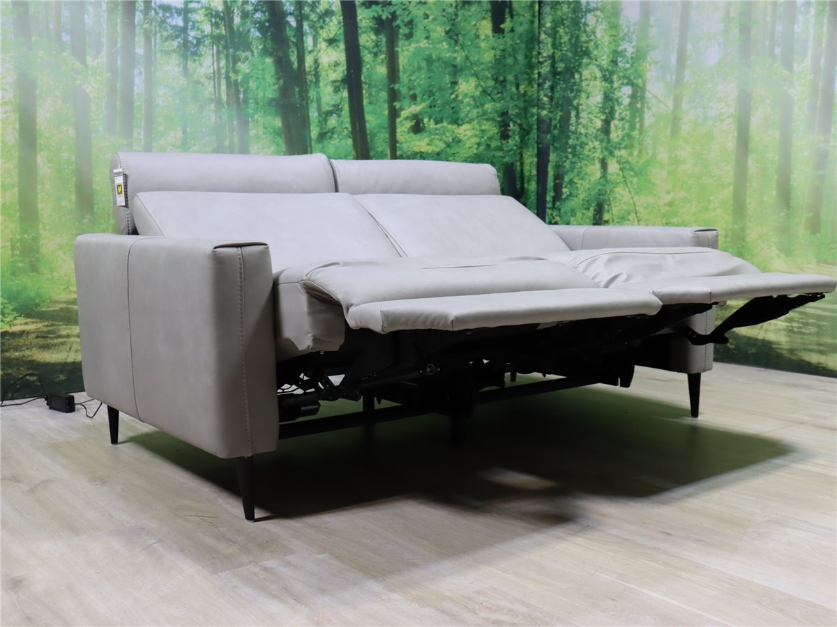 Hukla RL 23089  Sofa 2 x Vollrelaxbeschlag elektr wallfree  Kopfteil elektr Leder Cloudy alu *Verbandsmesse