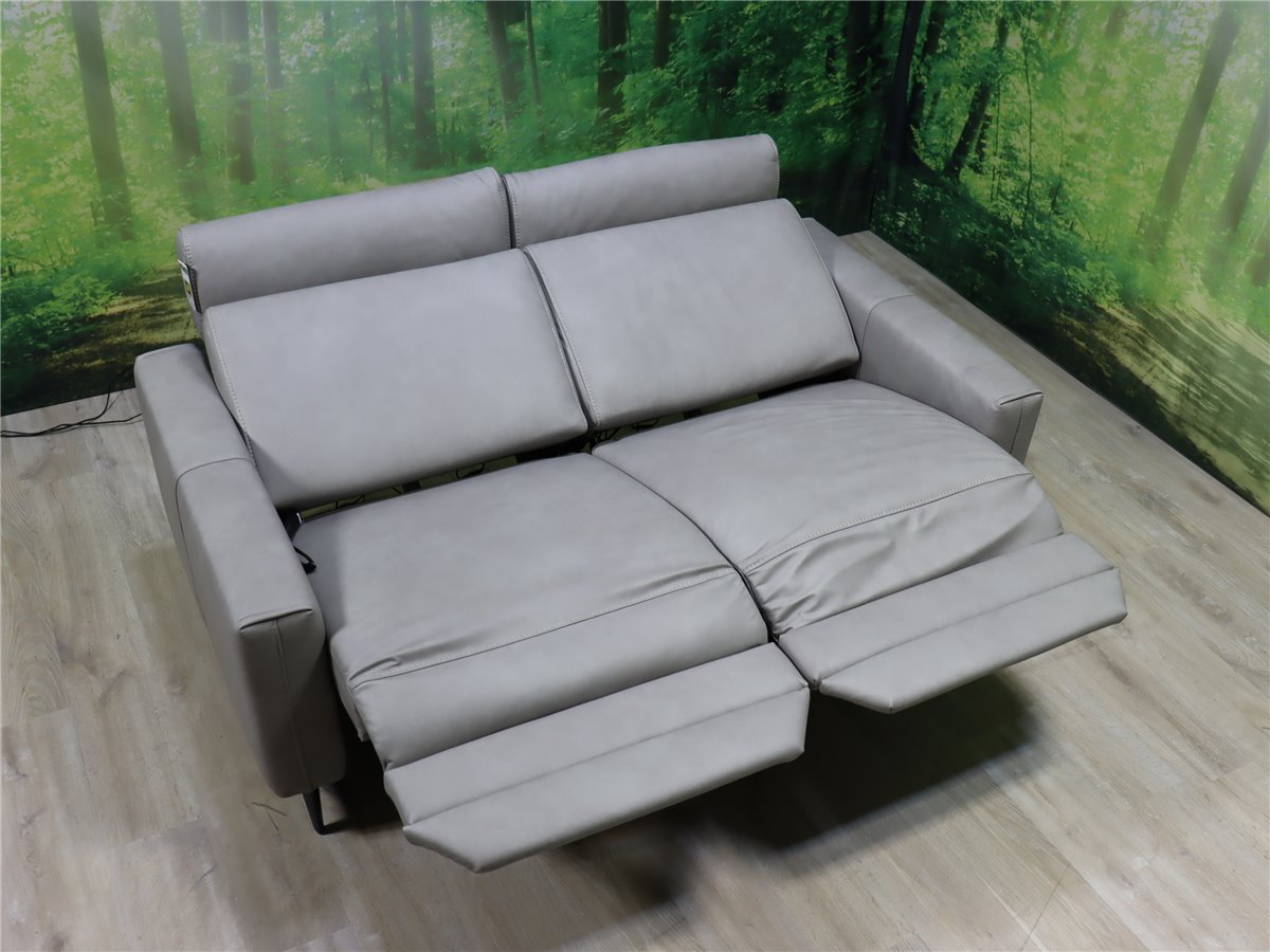 Hukla RL 23089  Sofa 2 x Vollrelaxbeschlag elektr wallfree  Kopfteil elektr Leder Cloudy alu *Verbandsmesse