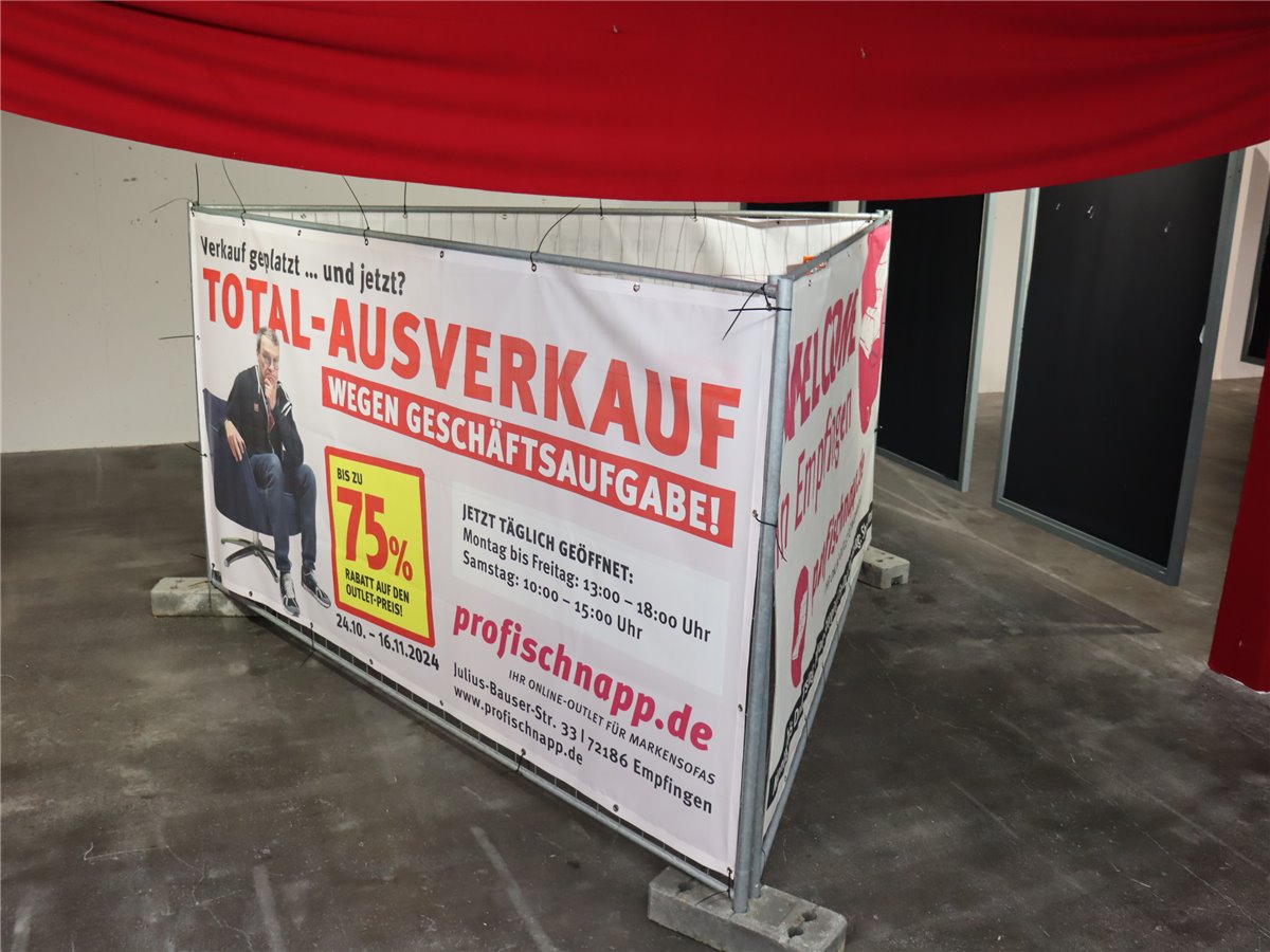 Hornbach Bauzaun Dreieck Inventarverkauf 340 x 200 cm ohne Bespannung 3 Backsteine  nur Abholung *Werbeanlage