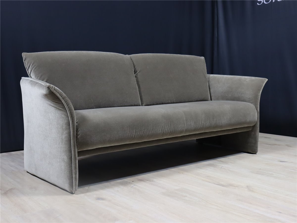 Koinor  Fonda Focus  Sofa 200  Samtvelours 20 C 26 stone   *Ausstellung